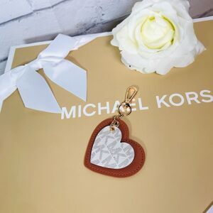 Michael kors HEART CHARM BROWN